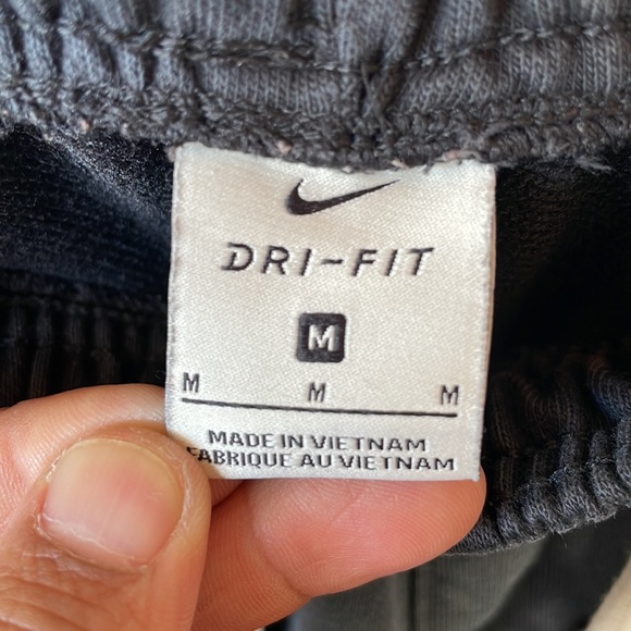 Nike Men's Standard Issue Basketball Athletic Shorts Black/White Size Medium - Picture 12 of 13